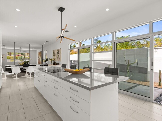 Building Photo - 48674 Vista Viejo Dr