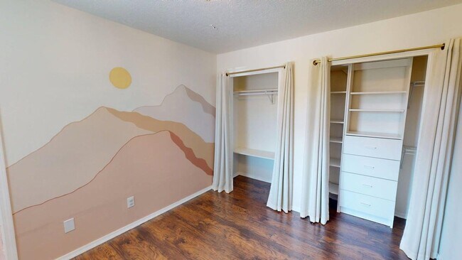 Building Photo - Sweet 3 bedroom