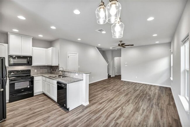 Building Photo - 207 Peruna Dr