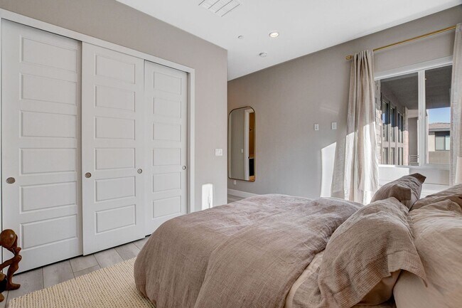 Building Photo - Mesa Ridge Luxury Oasis Feathertop