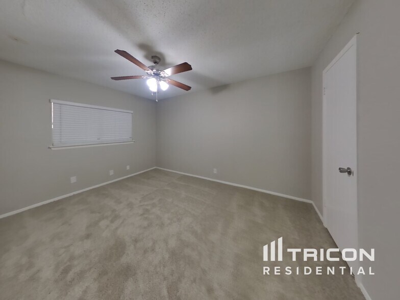 Building Photo - 4111 Sunrise Crest Dr