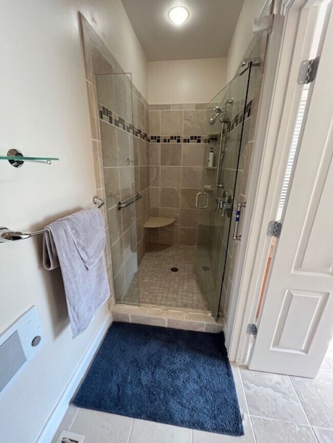 Building Photo - Welcome to Elegant Living in the Charming ...