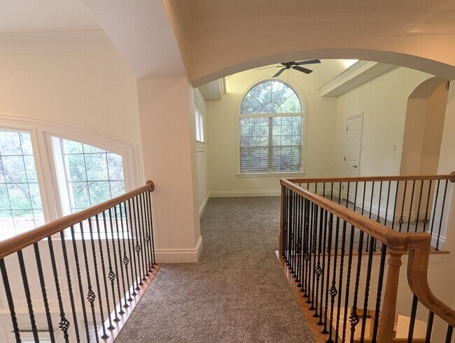 Building Photo - Serene 3 Bed / 3 Bath in Great Austin Loca...