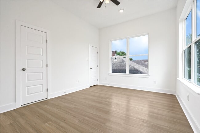 Building Photo - 4602 Clay St