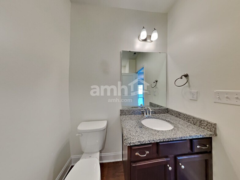 Building Photo - 145 Twin River Dr