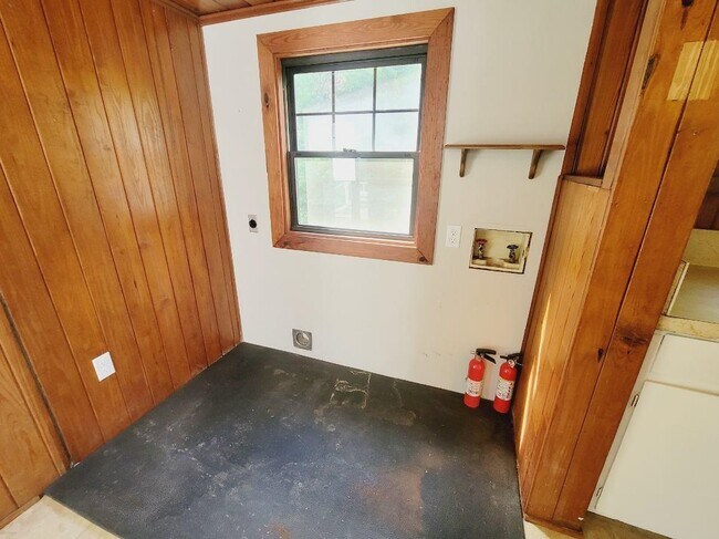 Building Photo - 526 N Adams St