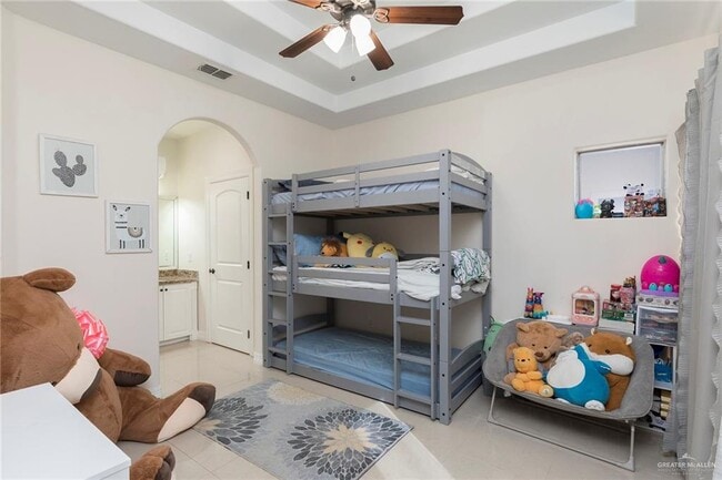 Building Photo - 25 Ebony Ave