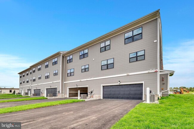 Building Photo - 125 LEWIS FISHER Dr