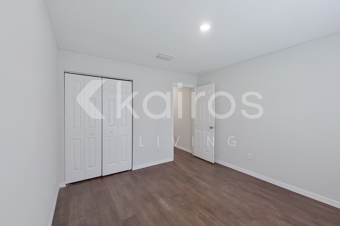 Building Photo - 3820 SE 136th Pl
