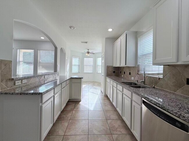 Building Photo - 2814 Ridgeglen Ln