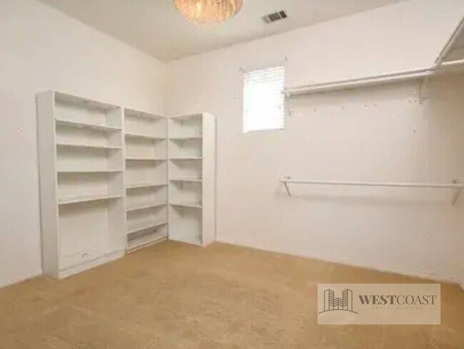 Building Photo - 41018 Crimson Pillar Ln