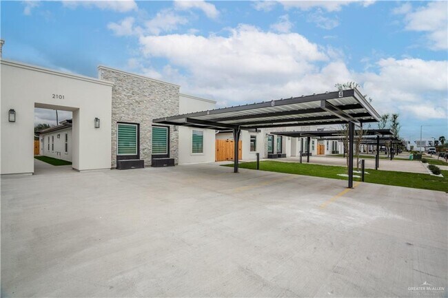 Building Photo - 31 Dragonfly St