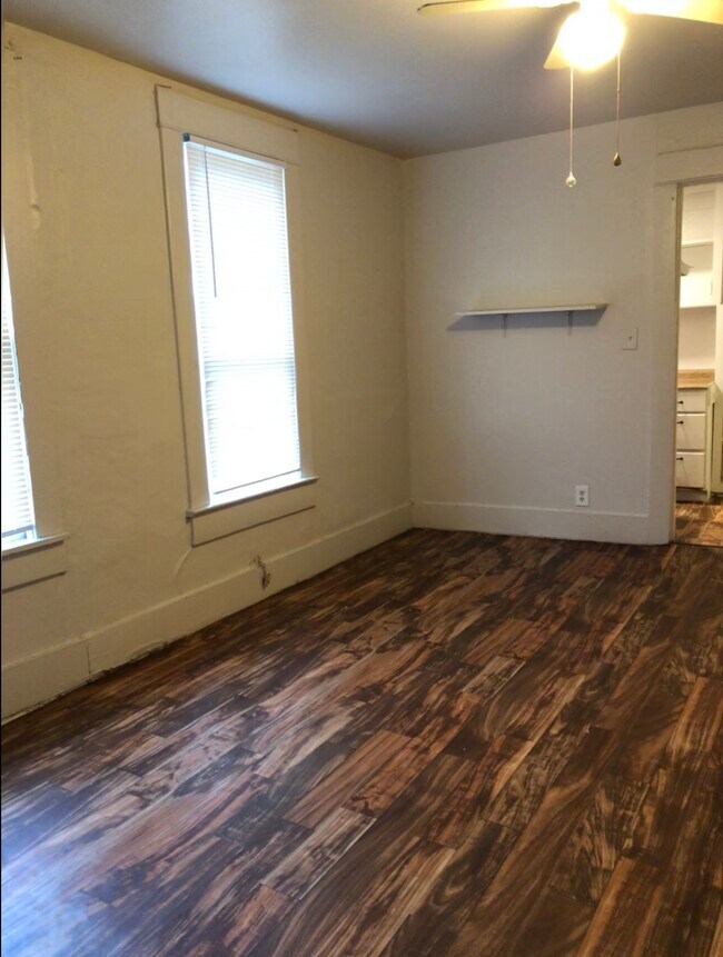 Building Photo - 1115 NW 9th St