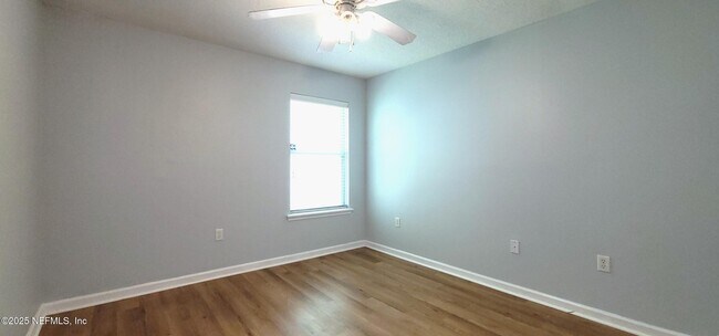 Building Photo - 12196 Nettlecreek Dr