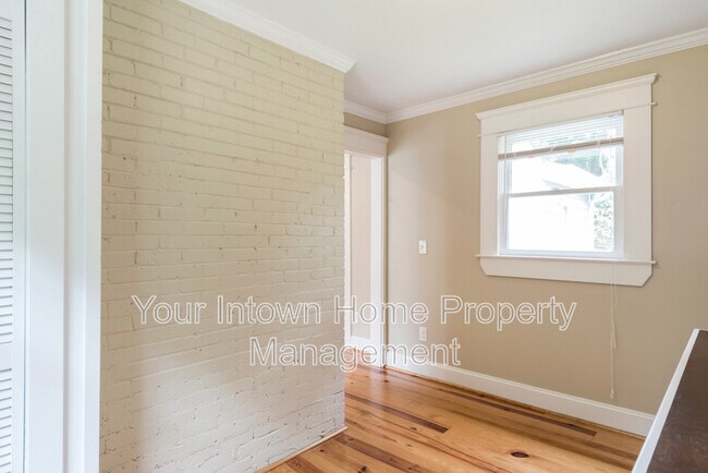 Building Photo - 1672 Cecile Ave SE