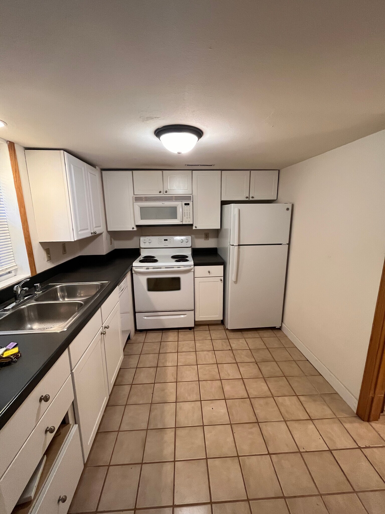 Shared Kitchen - 129 E Gorham St
