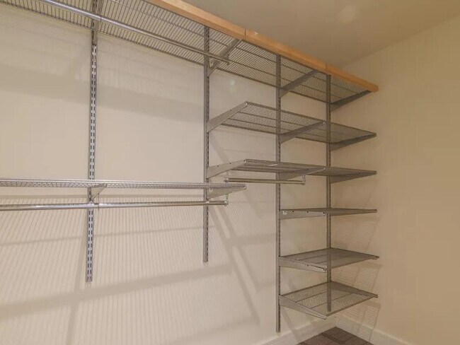 Building Photo - 1725 Washington St