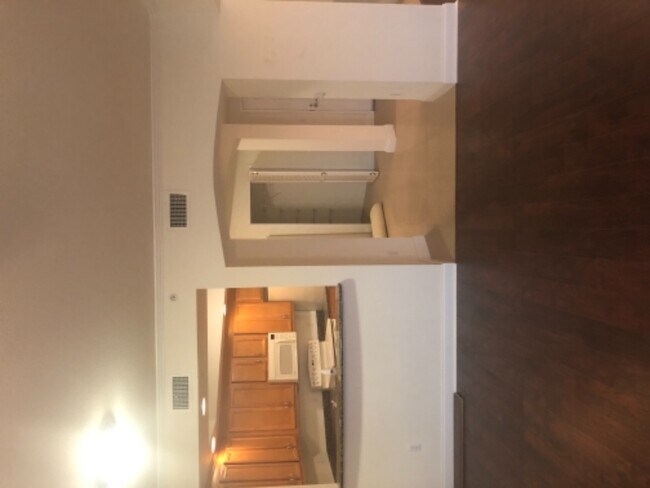 Building Photo - 375 Emerson Plz