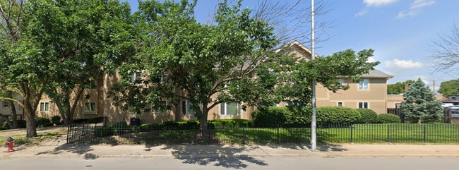 Building Photo - 4318 Belleview Ave