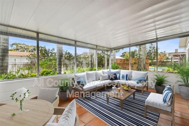 Building Photo - 311 Shore Dr E