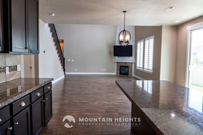 Building Photo - 3953 Sand Lake Dr