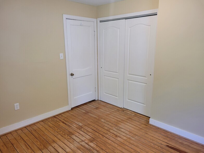 Building Photo - 21612 Hudson St