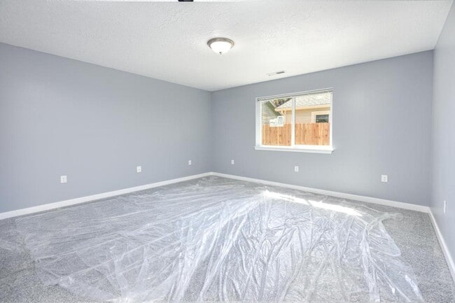 Building Photo - 1735 SE Jefferson St