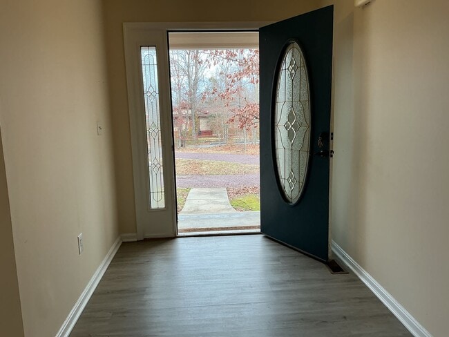 Building Photo - Welcome home!  Sought after Lake of the Woods!