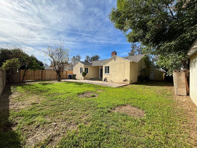 Building Photo - Upgraded 3+2 in Canoga Park w/central HVAC, wood floors + appliances!