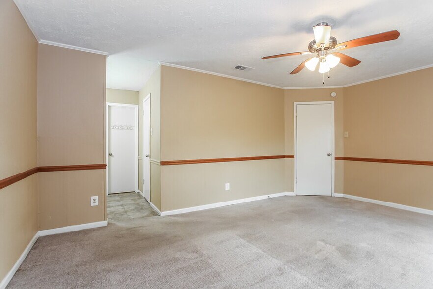 Building Photo - 7406 San Simeon Dr