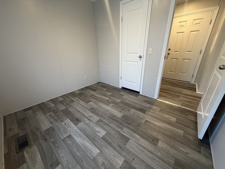 Building Photo - 38124 Ducharme Dr