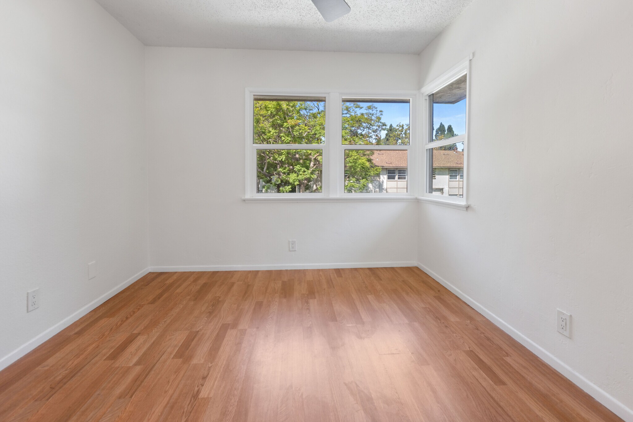 Building Photo - 5830 Bowcroft St