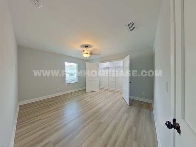 Building Photo - Elegant, 4 Bed, 3.5 bath Nearly New & Move-In Ready in Shalimar