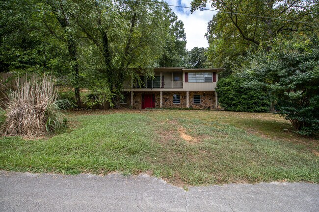 Building Photo - 630 Colonial Dr