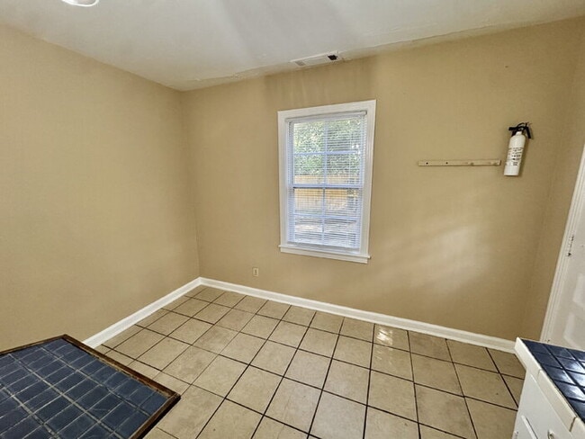 Building Photo - 3542 Millington Rd