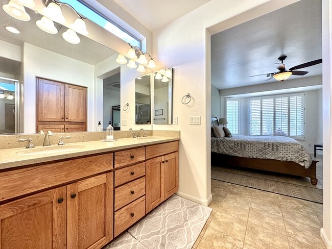 Building Photo - Long Term Fully Furnished 2 Bedroom with D...