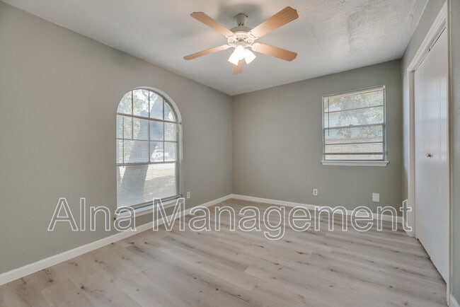 Building Photo - 6500 Melinda Dr