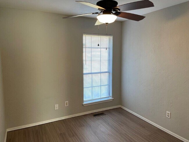 Building Photo - Remodeled , modern and lots of New in Moor...