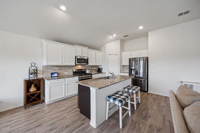 Building Photo - 1380 Acmite Ave