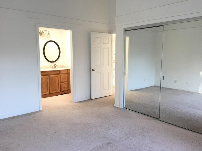 Building Photo - 8725 Caminito Abrazo