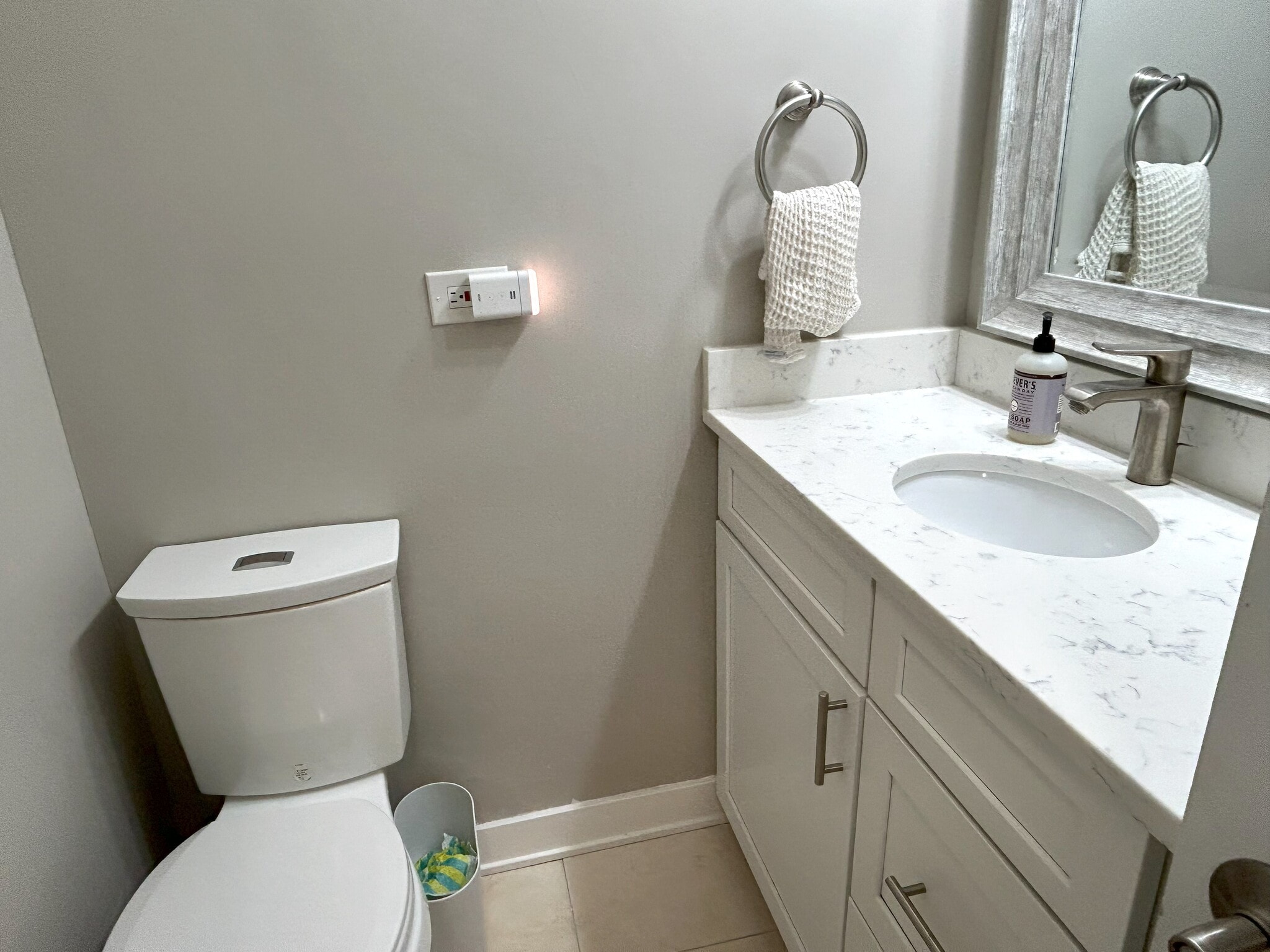 Building Photo - 5601 N Sheridan Rd