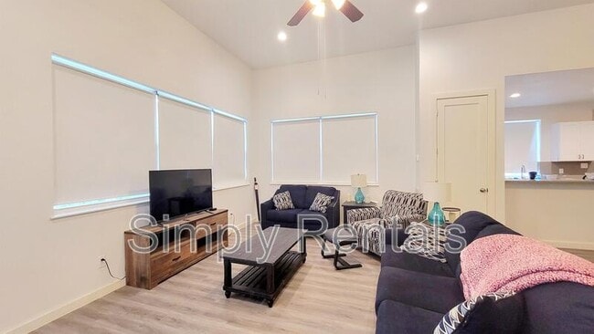 Building Photo - 1711 Sycamore St