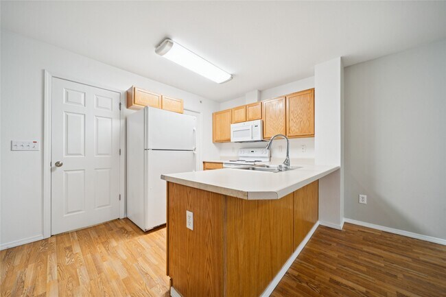 Building Photo - 9905 William Jones Cir