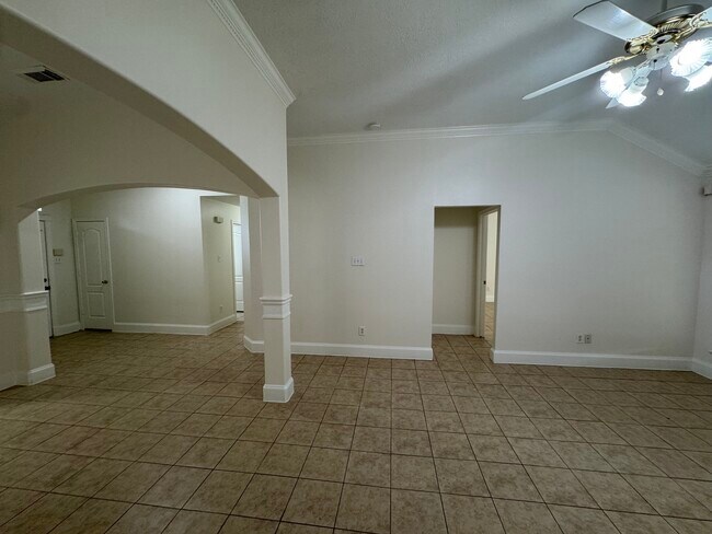 Building Photo - 21111 Woodland Green Dr