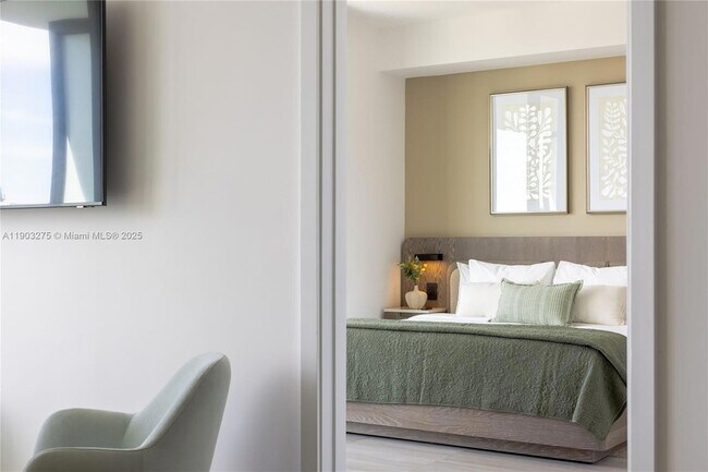 Building Photo - 580 72nd St