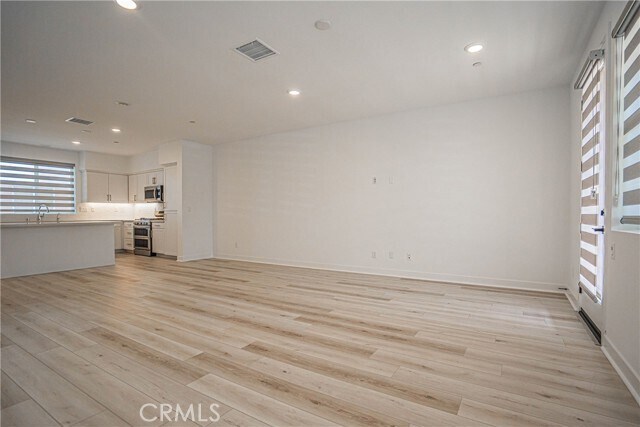 Building Photo - 2317 W Broadway