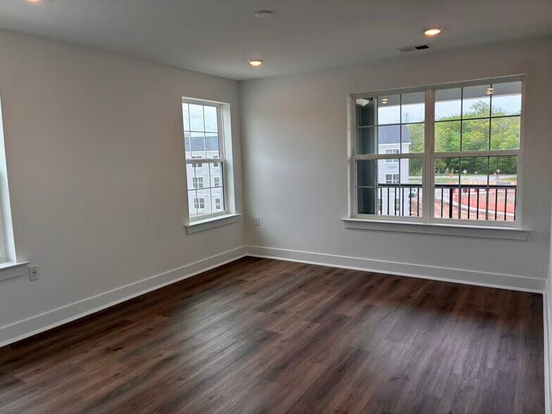 Building Photo - 5302 Mary Ashby Way