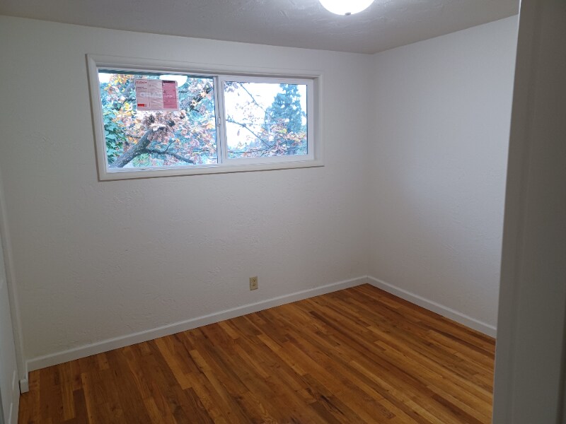 Building Photo - 585 W 26th Ave