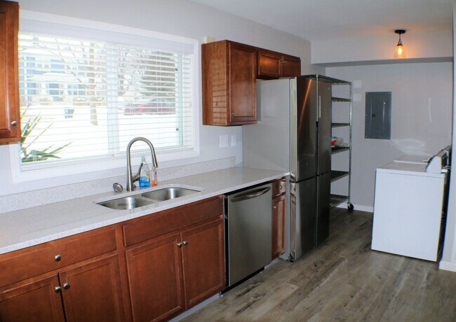 Building Photo - $1,750 | 3 Bedroom, 1 Bathroom Ground Floor Duplex | No Pets | Available for August 1st, 2026 Mov...