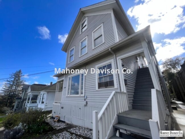Building Photo - Remodeled Downtown Howard Street Unit